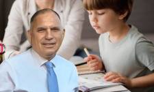 Νεοκλής Κρητικός: Ανάγκη για πλήρη κάλυψη παράλληλης στήριξης στο Δημοτικό Συκέας–Μεταμόρφωσης