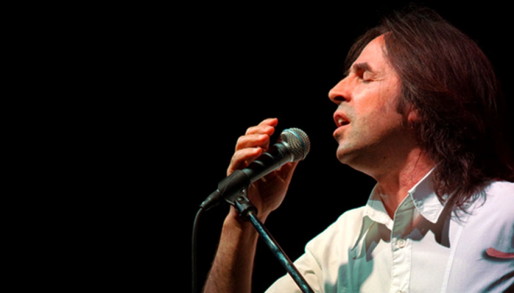 &Omicron; &Beta;. &Lambda;έ&kappa;&kappa;&alpha;&sigmaf; &tau;&rho;&alpha;&gamma;&omicron;&upsilon;&delta;ά&epsilon;&iota; &sigma;&tau;&eta;&nu; &kappa;&epsilon;&nu;&tau;&rho;&iota;&kappa;ή &pi;&lambda;&alpha;&tau;&epsilon;ί&alpha; &Sigma;&pi;ά&rho;&tau;&eta;&sigmaf;!