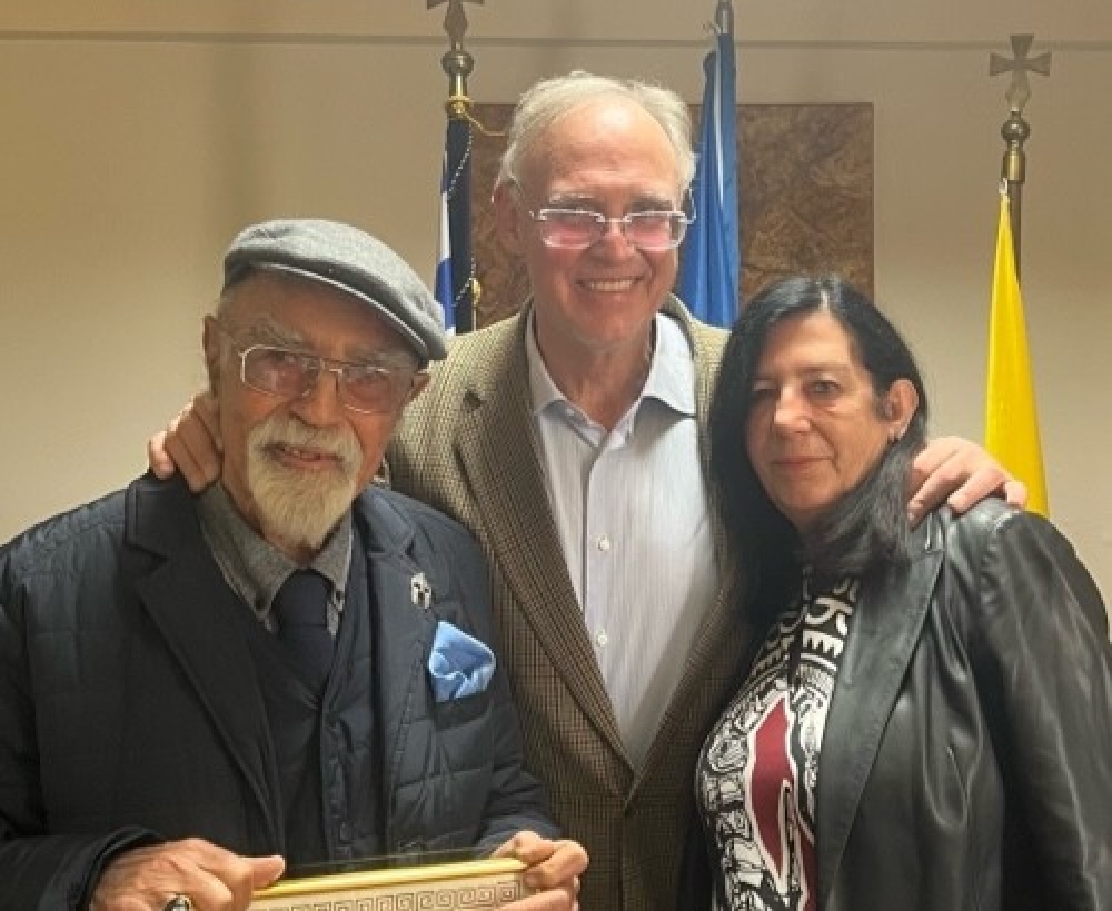 &Sigma;&chi;ό&lambda;&iota;&omicron; &tau;&eta;&sigmaf; &Nu;. &Mu;&alpha;&nu;&omicron;&upsilon;&sigma;&omicron;&gamma;&iota;ά&nu;&nu;&eta; &sigma;&tau;&omicron; ά&rho;&theta;&rho;&omicron; &tau;&omicron;&upsilon; &laquo;&Lambda;&Tau; plus+&raquo; &gamma;&iota;&alpha; &tau;&eta; &delta;&omega;&rho;&epsilon;ά &Delta;. &Delta;&omicron;ύ&kappa;&alpha;