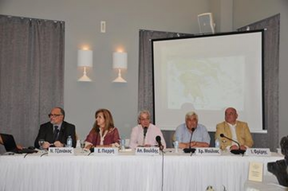 &Sigma;&tau;&eta;&nu; &Pi;ά&tau;&rho;&alpha; &pi;&alpha;&rho;&omicron;&upsilon;&sigma;&iota;ά&sigma;&tau;&eta;&kappa;&epsilon; &tau;&omicron; &beta;&iota;&beta;&lambda;ί&omicron; &tau;&omicron;&upsilon; &Lambda;ά&kappa;&omega;&nu;&alpha; &Nu;. &Tau;&zeta;&alpha;&nu;ά&kappa;&omicron;&upsilon; (&Phi;&Omega;&Tau;&Omicron;)