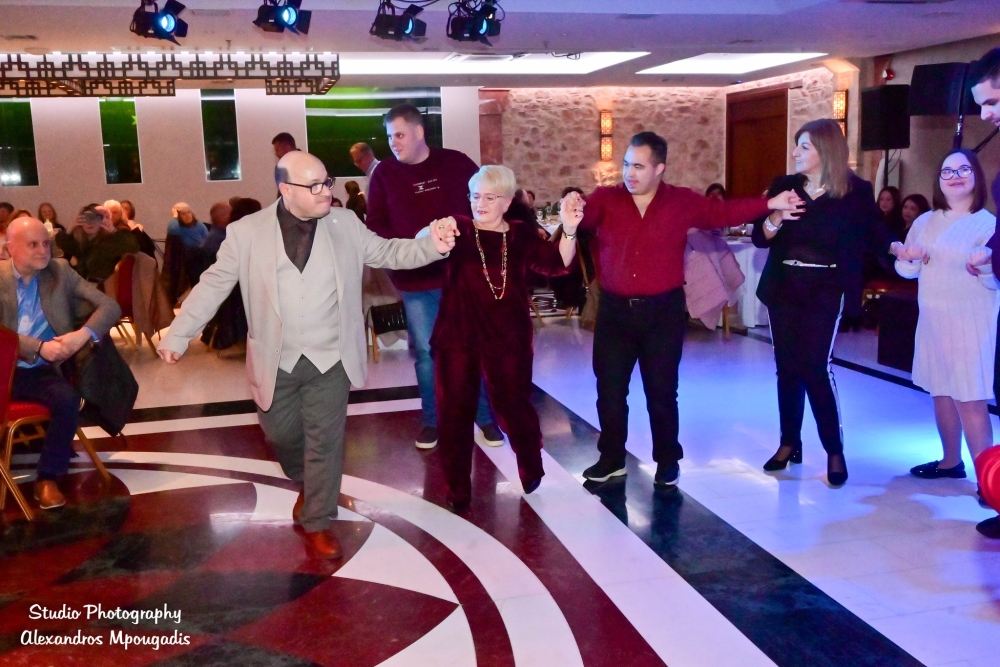 &Mu;&iota;&alpha; &laquo;&alpha;&gamma;&kappa;&alpha;&lambda;&iota;ά&raquo; &pi;&omicron;&upsilon; &mu;&alpha;&sigmaf; &chi;&omega;&rho;ά&epsilon;&iota; ό&lambda;&omicron;&upsilon;&sigmaf;: &Mu;ή&nu;&upsilon;&mu;&alpha; &alpha;&lambda;&lambda;&eta;&lambda;&epsilon;&gamma;&gamma;ύ&eta;&sigmaf; &kappa;&alpha;&iota; &sigma;&upsilon;&mu;&pi;&epsilon;&rho;ί&lambda;&eta;&psi;&eta;&sigmaf; &alpha;&pi;ό &tau;&omicron; &Sigma;&omega;&mu;&alpha;&tau;&epsilon;ί&omicron; &Alpha;&mu;&epsilon;&Alpha; &Lambda;&alpha;&kappa;&omega;&nu;ί&alpha;&sigmaf;