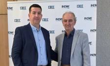 &Sigma;&tau;&omicron; &kappa;έ&nu;&tau;&rho;&omicron; &tau;&omega;&nu; &alpha;&pi;&omicron;&phi;ά&sigma;&epsilon;&omega;&nu; &gamma;&iota;&alpha; &tau;&eta;&nu; &alpha;&gamma;&omicron;&rho;ά &omicron; &Epsilon;&mu;&pi;&omicron;&rho;&iota;&kappa;ό&sigmaf; &Sigma;ύ&lambda;&lambda;&omicron;&gamma;&omicron;&sigmaf; &Sigma;&pi;ά&rho;&tau;&eta;&sigmaf;