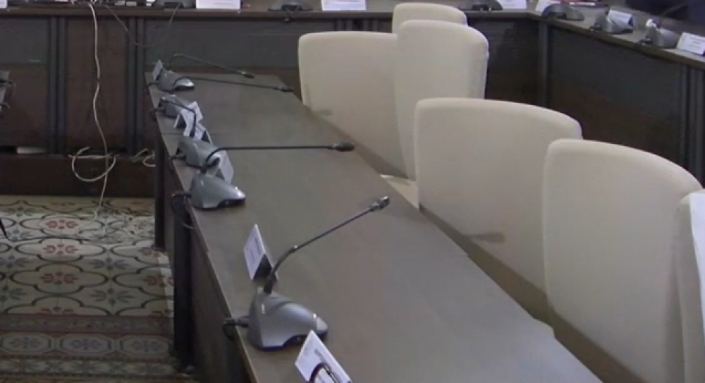 &Sigma;&tau;&iota;&gamma;&mu;έ&sigmaf; &alpha;&pi;&epsilon;ί&rho;&omicron;&upsilon; &laquo;&kappa;ά&lambda;&lambda;&omicron;&upsilon;&sigmaf;&raquo; &kappa;&alpha;&iota; &alpha;&pi;&omicron;&chi;&omega;&rho;ή&sigma;&epsilon;&iota;&sigmaf; &sigma;&tau;&omicron; &chi;&theta;&epsilon;&sigma;&iota;&nu;ό &Delta;&Sigma; &Sigma;&pi;ά&rho;&tau;&eta;&sigmaf;