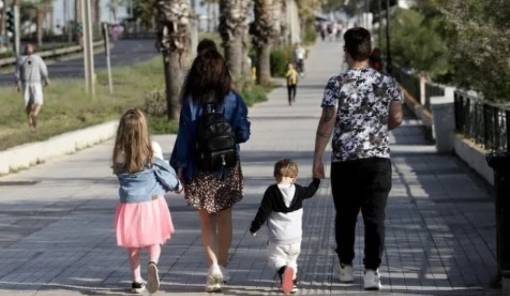 &Mu;&eta;&tau;&sigma;&omicron;&tau;ά&kappa;&eta;&sigmaf;:  &Tau;&omicron;&nu; &Iota;&omicron;ύ&nu;&iota;&omicron; &theta;&alpha; &delta;&omicron;&theta;&omicron;ύ&nu; &tau;&alpha; 150 &epsilon;&upsilon;&rho;ώ &alpha;&nu;ά &tau;έ&kappa;&nu;&omicron; &sigma;&tau;&iota;&sigmaf; &omicron;&iota;&kappa;&omicron;&gamma;έ&nu;&epsilon;&iota;&epsilon;&sigmaf;