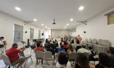 &Eta; &nu;έ&alpha; &gamma;&epsilon;&nu;&iota;ά &laquo;&sigma;&upsilon;&nu;&omicron;&mu;ί&lambda;&eta;&sigma;&epsilon;&raquo; &mu;&epsilon; &tau;&omicron;&upsilon;&sigmaf; &mu;ύ&theta;&omicron;&upsilon;&sigmaf; &tau;&eta;&sigmaf; &Lambda;&alpha;&kappa;&omega;&nu;ί&alpha;&sigmaf; &sigma;&tau;&eta; &Nu;&epsilon;ά&pi;&omicron;&lambda;&eta;
