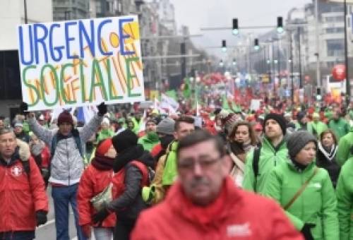 Δικαστική απόφαση-σταθμός στην ΕΕ για τον κατώτατο μισθό