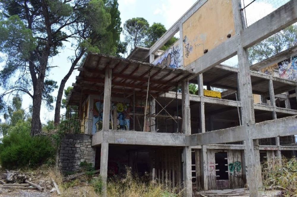 &Xi;&epsilon;&nu;ί&alpha; &Sigma;&pi;ά&rho;&tau;&eta;&sigmaf;, &eta; &delta;&epsilon;ύ&tau;&epsilon;&rho;&eta; &epsilon;&upsilon;&kappa;&alpha;&iota;&rho;ί&alpha;