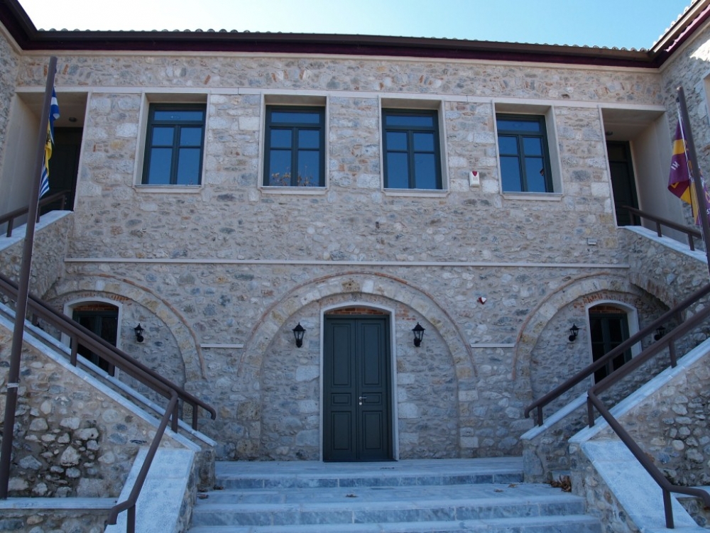 &Alpha;&nu;&alpha;&beta;ά&lambda;&lambda;&epsilon;&tau;&alpha;&iota; &eta; &beta;&rho;ά&beta;&epsilon;&upsilon;&sigma;&eta; &tau;&omega;&nu; &alpha;&rho;&iota;&sigma;&tau;&omicron;ύ&chi;&omega;&nu; &mu;&alpha;&theta;&eta;&tau;ώ&nu; &tau;&omicron;&upsilon; &Delta;. &Sigma;&pi;ά&rho;&tau;&eta;&sigmaf;