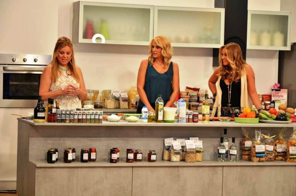 &Sigma;&tau;&eta;&nu; &epsilon;&kappa;&pi;&omicron;&mu;&pi;ή &tau;&eta;&sigmaf; &Nu;. &Gamma;&epsilon;&rho;&mu;&alpha;&nu;&omicron;ύ &mu;&alpha;&gamma;&epsilon;&iota;&rho;&epsilon;ύ&epsilon;&iota; &eta; &Epsilon;&lambda;. &Tau;&zeta;&iota;&kappa;ά&kappa;&omicron;&upsilon;