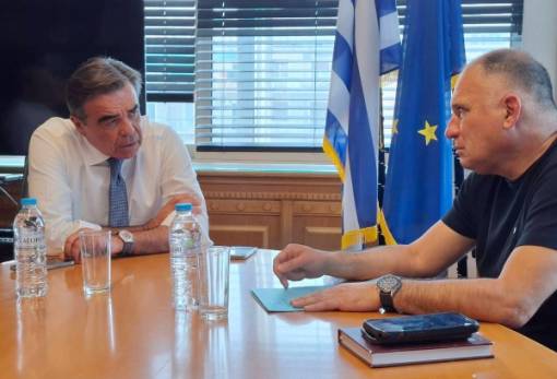 Στον υπουργό ΑΑΤ Μ. Σχοινά για το ελαιόλαδο ο Κρητικός