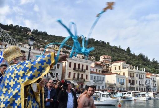 Φωτισμένα και ευλογημένα Θεοφάνια στο Γύθειο