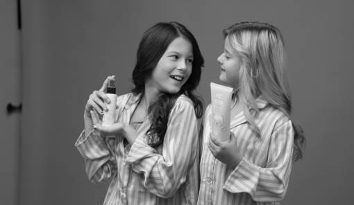 &laquo;&Pi;&epsilon;&rho;&iota;&pi;&omicron;ί&eta;&sigma;&eta; &gamma;&iota;&alpha; &nu;ή&pi;&iota;&alpha;&raquo;:&Omicron; &sigma;&kappa;&omicron;&tau;&epsilon;&iota;&nu;ό&sigmaf; &kappa;ό&sigma;&mu;&omicron;&sigmaf; &tau;&omega;&nu; &beta;ί&nu;&tau;&epsilon;&omicron; &omicron;&mu;&omicron;&rho;&phi;&iota;ά&sigmaf; &gamma;&iota;&alpha; &pi;&alpha;&iota;&delta;&iota;ά &sigma;&tau;&omicron; TikTok