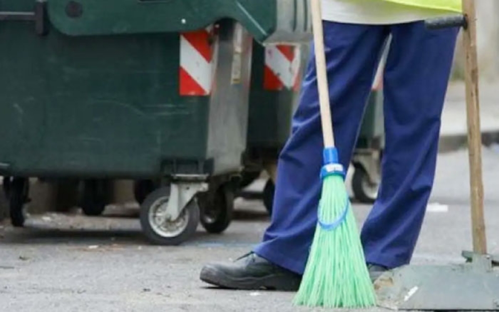 &Epsilon;ί&kappa;&omicron;&sigma;&iota; &epsilon;&rho;&gamma;ά&tau;&epsilon;&sigmaf; &gamma;&iota;&alpha; &tau;&omicron;&nu; &Alpha;ύ&gamma;&omicron;&upsilon;&sigma;&tau;&omicron; &pi;&rho;&omicron;&sigma;&lambda;&alpha;&mu;&beta;ά&nu;&epsilon;&iota; &omicron; &Delta;. &Sigma;&pi;ά&rho;&tau;&eta;&sigmaf;