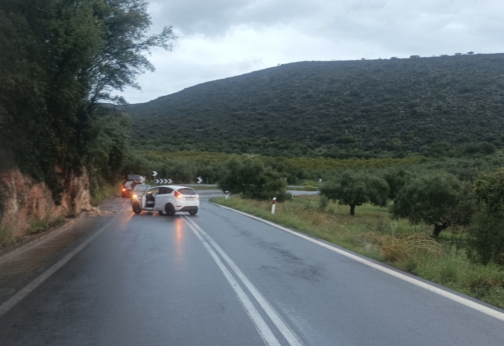 &Delta;ύ&omicron; &tau;&rho;&omicron;&chi;&alpha;ί&alpha; &mu;έ&sigma;&alpha; &sigma;&epsilon; 90 &lambda;&epsilon;&pi;&tau;ά &sigma;&tau;&eta; &Lambda;&alpha;&kappa;&omega;&nu;ί&alpha;