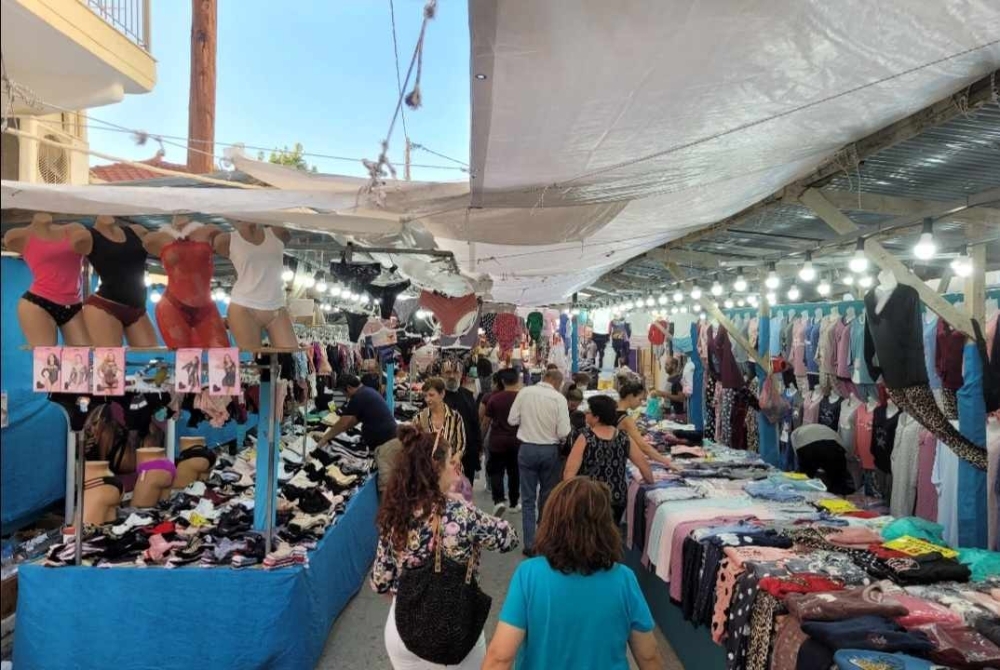 &Kappa;&alpha;&tau;&epsilon;&beta;ά&zeta;&epsilon;&iota; &rho;&omicron;&lambda;ά &sigma;&tau;&omicron;&nu; &Mu;&upsilon;&sigma;&tau;&rho;ά &kappa;&alpha;&iota; &alpha;&nu;&epsilon;&beta;ά&zeta;&epsilon;&iota; &sigma;&tau;&omicron; &Gamma;ύ&theta;&epsilon;&iota;&omicron; &eta; &Epsilon;&mu;&pi;&omicron;&rho;&omicron;&pi;&alpha;&nu;ή&gamma;&upsilon;&rho;&eta;