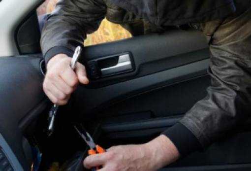 Ανήλικοι την «έστηναν» στον δρόμο κι έκαναν… έφοδο σε διερχόμενα οχήματα