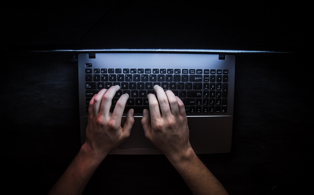 Όταν το μίσος στο διαδίκτυο περνά τα όρια του νόμου