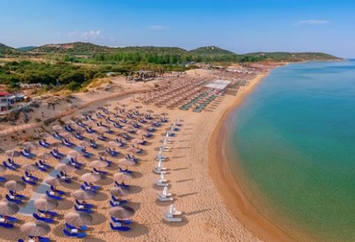 Με drones οι έλεγχοι για τις ξαπλώστρες στις παραλίες