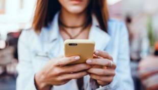 &Eta; &laquo;ά&lambda;&lambda;&eta;&raquo; &gamma;&upsilon;&nu;&alpha;ί&kappa;&alpha; &sigma;&tau;&omicron; Instagram: Ό&tau;&alpha;&nu; &omicron; έ&lambda;&epsilon;&gamma;&chi;&omicron;&sigmaf; &tau;&omicron;&upsilon; &pi;&rho;&omicron;&phi;ί&lambda; &tau;&eta;&sigmaf; &gamma;ί&nu;&epsilon;&tau;&alpha;&iota; &epsilon;&mu;&mu;&omicron;&nu;ή