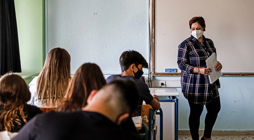 &Epsilon;&Lambda;&Mu;&Epsilon; &Lambda;&alpha;&kappa;&omega;&nu;ί&alpha;&sigmaf; &gamma;&iota;&alpha; έ&nu;&alpha;&rho;&xi;&eta; &sigma;&chi;&omicron;&lambda;&iota;&kappa;ή&sigmaf; &chi;&rho;&omicron;&nu;&iota;ά&sigmaf;: &laquo;&Sigma;&tau;&omicron; ί&delta;&iota;&omicron; έ&rho;&gamma;&omicron; &theta;&epsilon;&alpha;&tau;έ&sigmaf;&raquo;