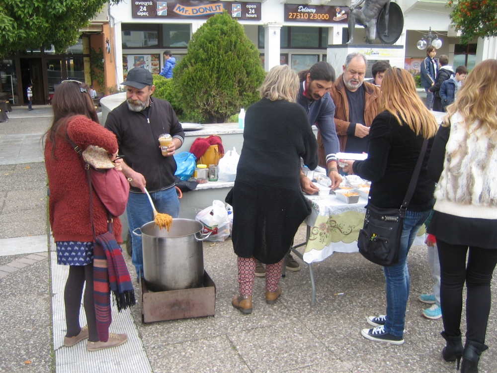 &Mu;&alpha;&gamma;&epsilon;ί&rho;&epsilon;&psi;&epsilon; &kappa;&alpha;&iota; &sigma;&tau;&eta; &Sigma;&pi;ά&rho;&tau;&eta; &omicron; &laquo; Ά&lambda;&lambda;&omicron;&sigmaf; Ά&nu;&theta;&rho;&omega;&pi;&omicron;&sigmaf;&raquo;