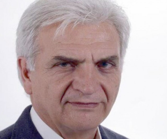 &Omicron; &Chi;. &Sigma;&kappa;&omicron;ύ&rho;&omicron;&sigmaf; &nu;έ&omicron;&sigmaf; &pi;&rho;ό&epsilon;&delta;&rho;&omicron;&sigmaf; &tau;&omicron;&upsilon; &Pi;&Sigma; &Pi;&epsilon;&lambda;&omicron;&pi;&omicron;&nu;&nu;ή&sigma;&omicron;&upsilon;