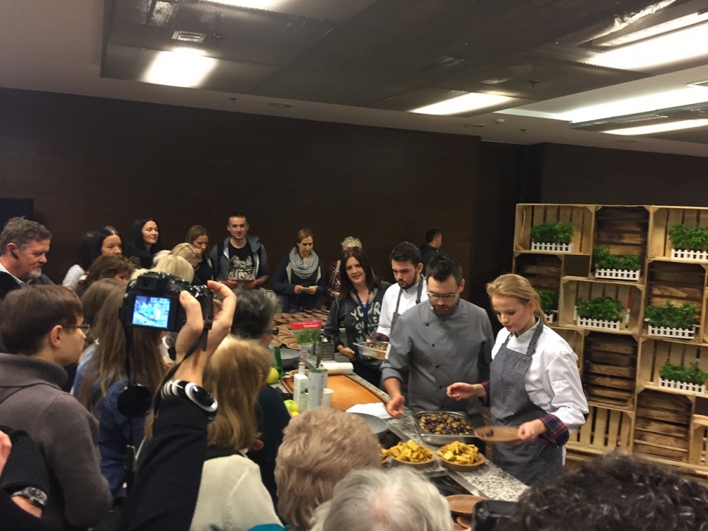 &Tau;&iota;&mu;ώ&mu;&epsilon;&nu;&eta; &eta; &Pi;&epsilon;&lambda;&omicron;&pi;ό&nu;&nu;&eta;&sigma;&omicron;&sigmaf; &sigma;&tau;&eta;&nu; 3&eta; &laquo;Grecka Panorama&raquo; &tau;&eta;&sigmaf; &Beta;&alpha;&rho;&sigma;&omicron;&beta;ί&alpha;&sigmaf; (&Phi;&Omega;&Tau;&Omicron;)