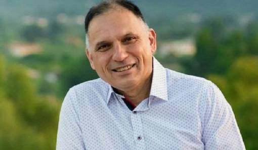 &Mu;ή&nu;&upsilon;&mu;&alpha; &Nu;. &Kappa;&rho;&eta;&tau;&iota;&kappa;&omicron;ύ: &laquo;&Tau;&omicron; &Pi;ά&sigma;&chi;&alpha; &omega;&sigmaf; &pi;έ&rho;&alpha;&sigma;&mu;&alpha; &sigma;&tau;&eta;&nu; &epsilon;&lambda;&pi;ί&delta;&alpha;&raquo;