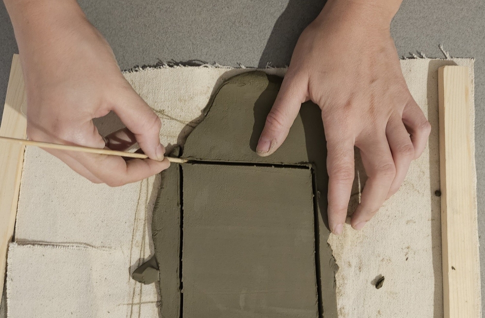 «Από το αγγείο στο γλυπτικό σώμα»: Εργαστήρι πηλού στο Μουσείο Ελιάς και Λαδιού