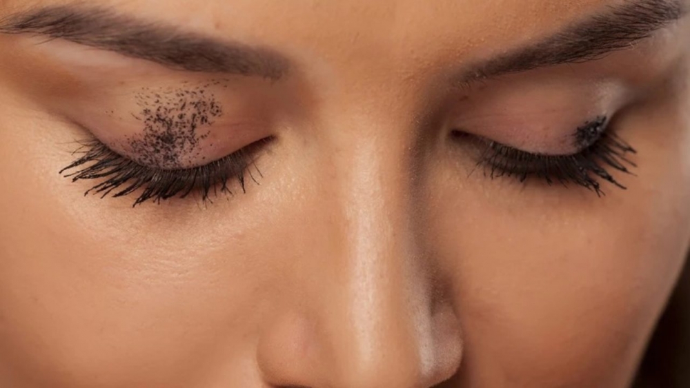 &Mu;ascara: &Mu;&omicron;&upsilon;&tau;&zeta;&omicron;&upsilon;&rho;ώ&nu;&epsilon;&sigma;&alpha;&iota; ό&tau;&alpha;&nu; έ&chi;&epsilon;&iota; &pi;&omicron;&lambda;&lambda;ή &zeta;έ&sigma;&tau;&eta;;