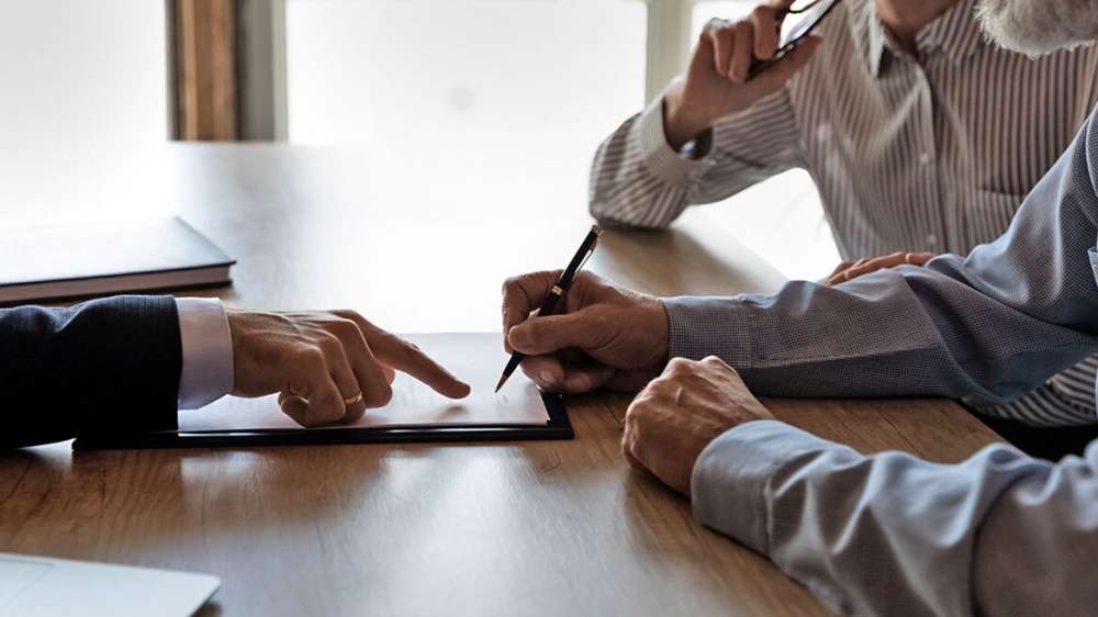 &laquo;&Kappa;ό&kappa;&kappa;&iota;&nu;&alpha;&raquo; &chi;&rho;έ&eta; ά&nu;&omega; &tau;&omega;&nu; 2,5 &delta;&iota;&sigma;. &epsilon;&upsilon;&rho;ώ &sigma;&tau;&eta;&nu; &Pi;&epsilon;&lambda;&omicron;&pi;ό&nu;&nu;&eta;&sigma;&omicron;