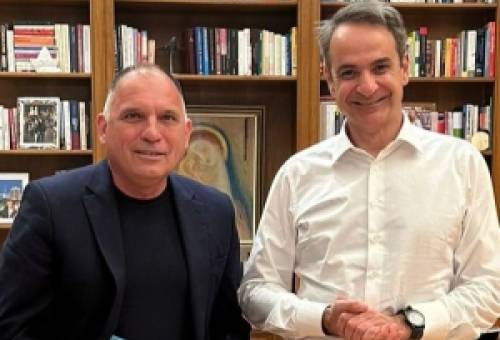 «Δεν είναι δυνατόν να θεωρείται “λύση” μια εσωστρεφής εσωτερική δομή»