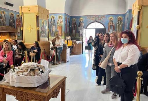 Αρτοκλασία για τη Γιορτή της Μητέρας από τις «Σπαρτιάτισσες»