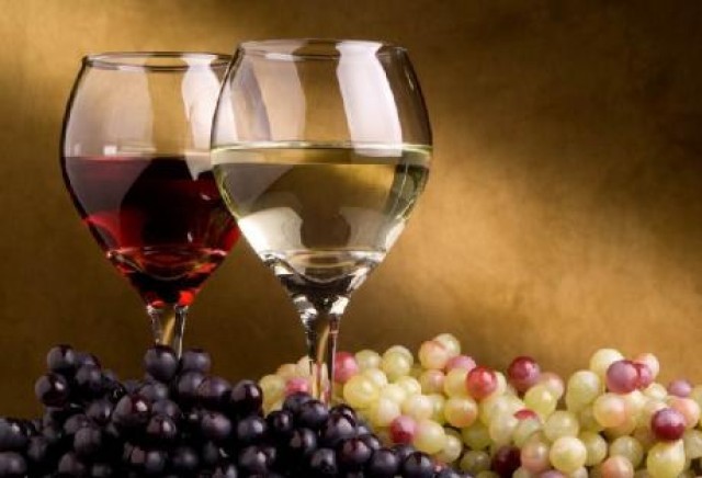 &Gamma;&iota;&omicron;&rho;&tau;ή &Kappa;&rho;&alpha;&sigma;&iota;&omicron;ύ &sigma;&tau;&omicron; &Delta;&alpha;&phi;&nu;ί