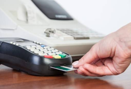 Απόσυρση παλαιών φορολογικών μηχανισμών και διασύνδεση POS στην Εστίαση