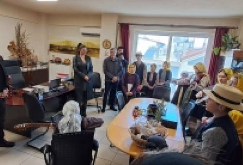 Ήχησε παράδοση στο Δημαρχείο Σπάρτης με κάλαντα της Λαογραφικής Ομάδας Λακωνίας