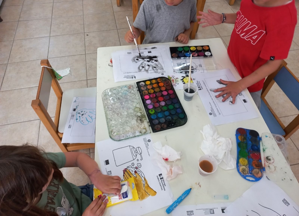 &laquo;&Chi;έ&rho;&iota;&alpha; &kappa;&alpha;&theta;&alpha;&rho;ά&raquo; &kappa;&alpha;&iota; &sigma;&tau;&eta;&nu; &Epsilon;&lambda;&alpha;&phi;ό&nu;&eta;&sigma;&omicron;