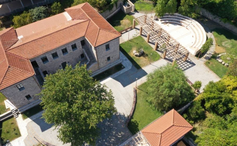 &Iota;&Nu;&Epsilon;&Beta;&Upsilon;&Pi; &Mu;&upsilon;&sigma;&tau;&rho;ά: &Tau;&omicron; &Upsilon;&pi;&omicron;&upsilon;&rho;&gamma;&epsilon;ί&omicron; &Pi;&alpha;&iota;&delta;&epsilon;ί&alpha;&sigmaf; &zeta;&eta;&tau;ά &epsilon;&xi;&eta;&gamma;ή&sigma;&epsilon;&iota;&sigmaf; &alpha;&pi;ό &tau;&omicron; &Pi;&Alpha;&Pi;&Epsilon;&Lambda;