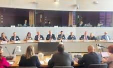 &Sigma;&tau;&iota;&sigmaf; &Beta;&rho;&upsilon;&xi;έ&lambda;&lambda;&epsilon;&sigmaf; &gamma;&iota;&alpha; &tau;&omicron; &laquo;&delta;&iota;&kappa;&alpha;ί&omega;&mu;&alpha;&raquo; &nu;&alpha; &mu;&epsilon;ί&nu;&omicron;&upsilon;&mu;&epsilon; &sigma;&tau;&omicron;&nu; &tau;ό&pi;&omicron; &mu;&alpha;&sigmaf;&hellip;